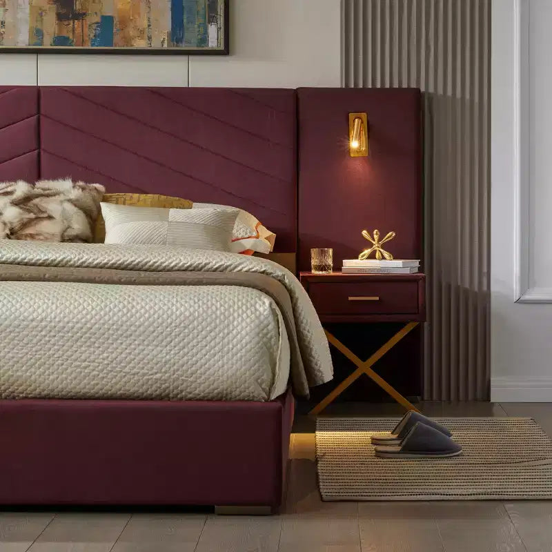 Struttura letto imbottita con testiera ad ali in velluto blu/rosso vino con luci LED e 2 comodini – Queen/King, 1 persona